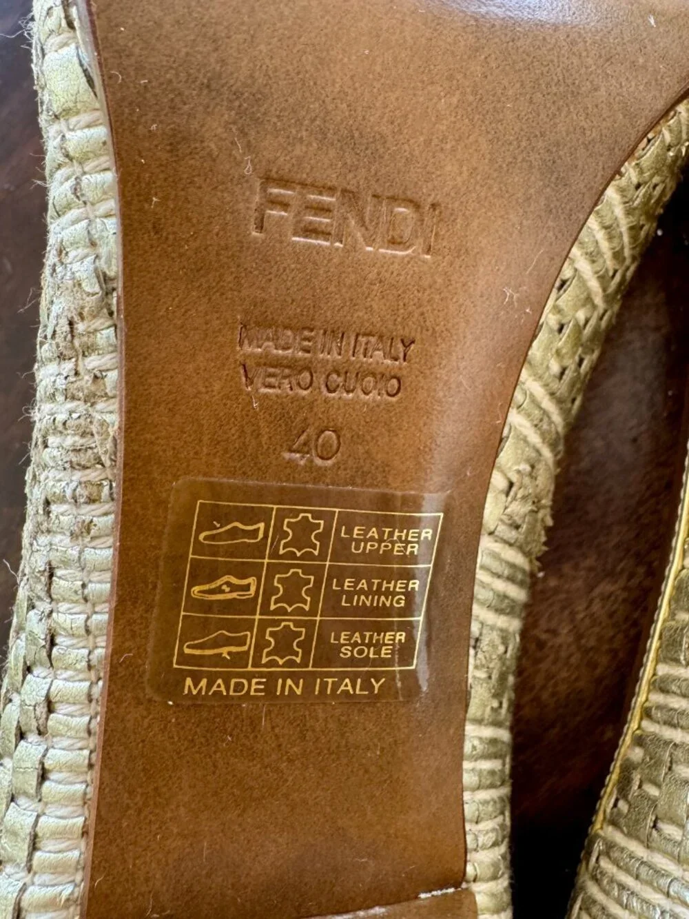 FENDI Spuntata Intreccio Oro / Gold Woven Leather Peep Toe Pump